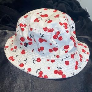 CHERRY BUCKET HAT